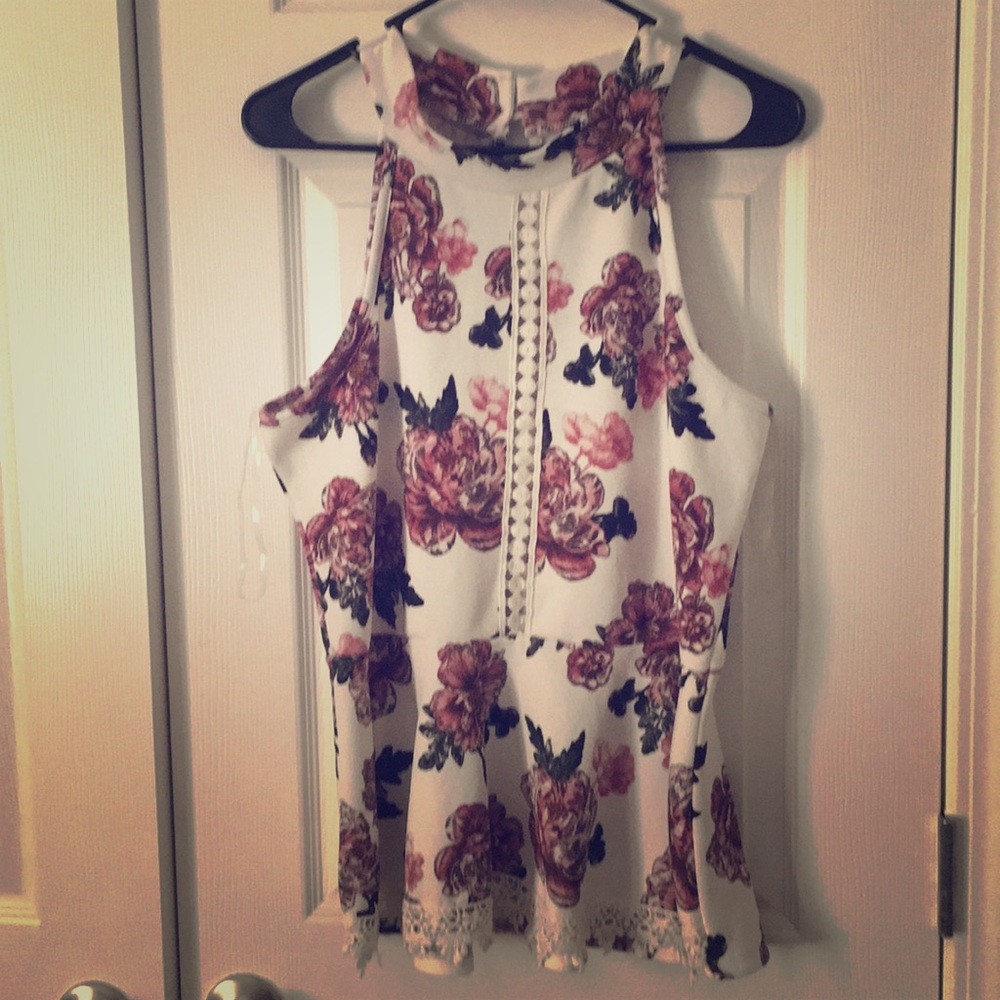 Rue 21 Floral XL Flirty Top